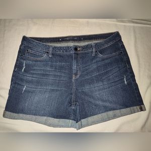 Jennifer Lopez Women's Boyfriend Jean Shorts 16